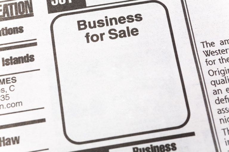 Should You Buy or Sell a Business Before Year-End? Pros & Cons of Holiday Timing